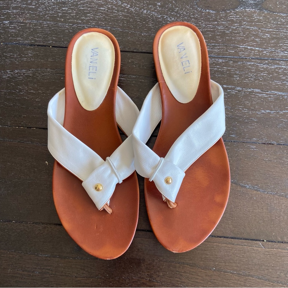 Vaneli White Flip Flop Sandals‎ Thongs classic Size 9 Beach Vacation